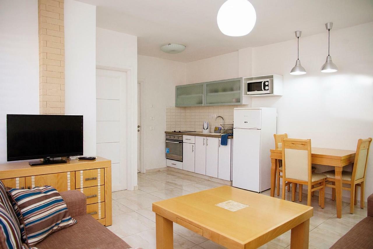 Apartments4You Dinara Bat Yam Esterno foto