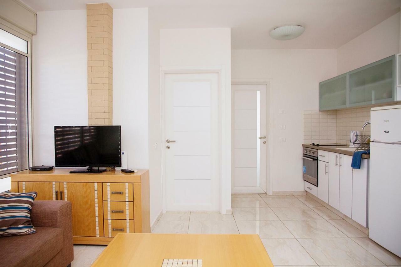 Apartments4You Dinara Bat Yam Esterno foto